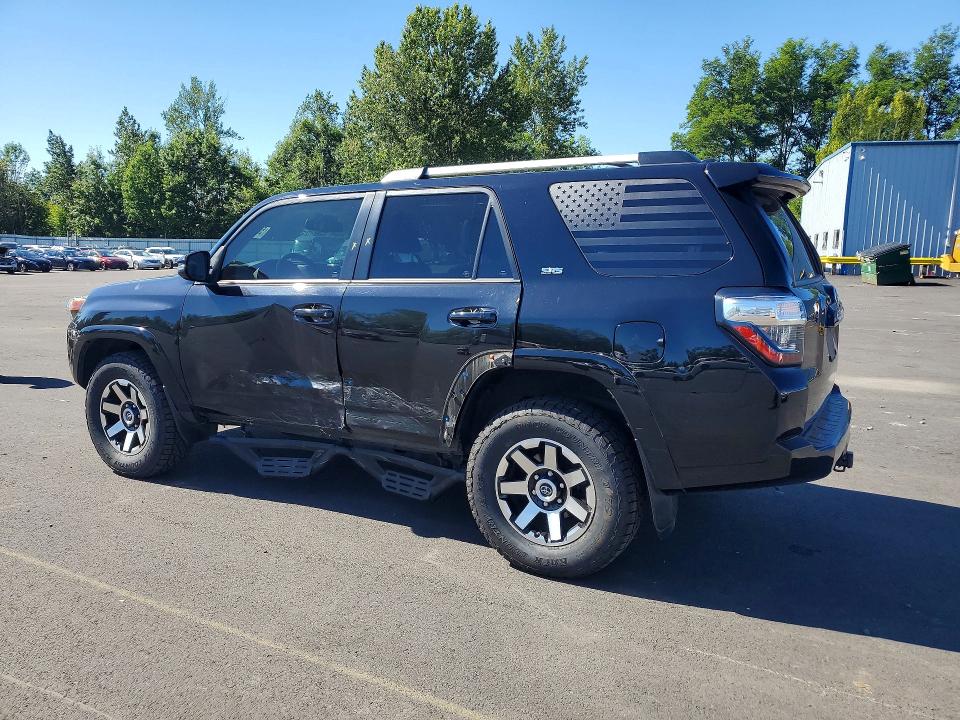 2020 Toyota 4runner VIN JTEBU5JR0L5800789 COPART salvage auction — SIDE, Or - Salvage Title Certificate, sold $9,200 on 2026-07-29 (photo 2)