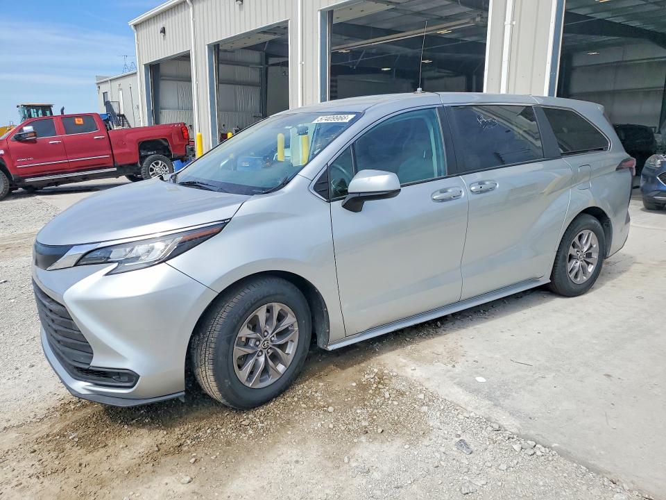 2022 Toyota VIN 5TDKSKFC6NS062927 COPART salvage auction — MINOR DENT/SCRATCHES, Salvage Title, sold $10,300 on 2026-07-20 (photo 1)