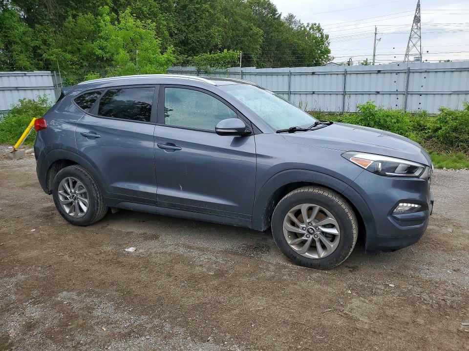 2016 Hyundai VIN KM8J33A4XGU178804 COPART salvage auction — SIDE, On - Permit No Brand - Unfit, sold $2,750 on 2026-07-23 (photo 4)