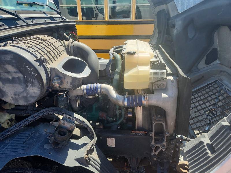 2014 Volvo VIN 4V4NC9EG3EN136323 COPART salvage auction — FRONT END, Wv - Salvage Certificate, sold $850 on 2026-07-09 (photo 7)