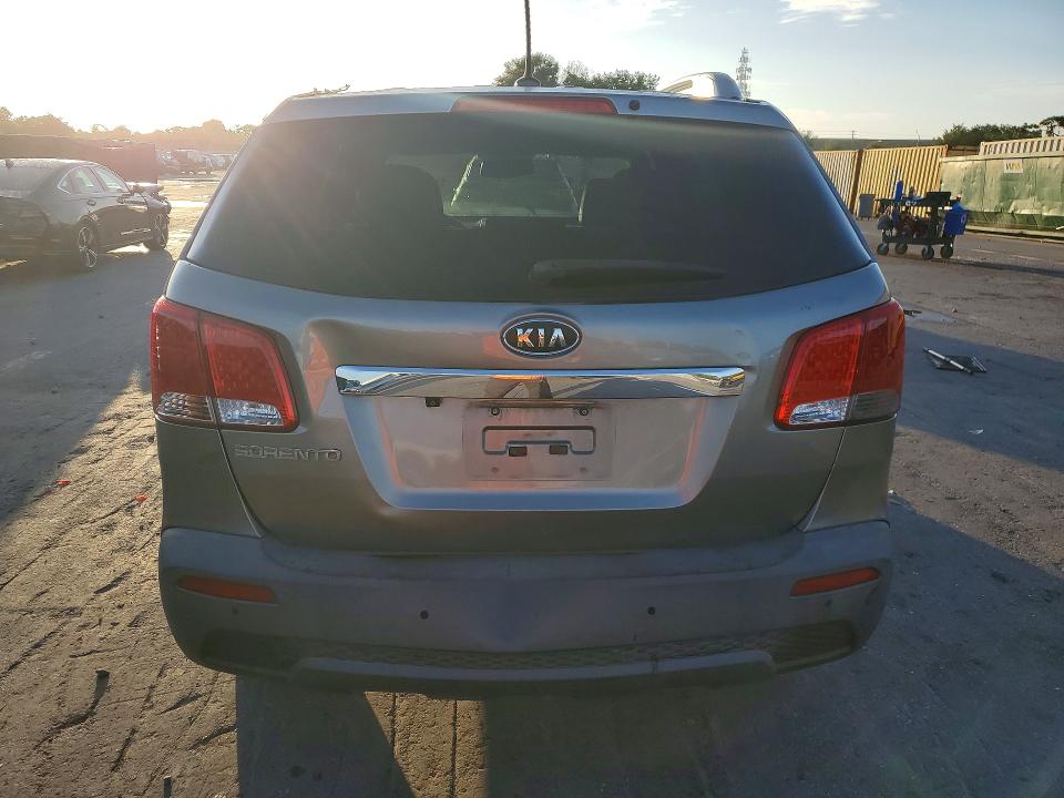 2011 Kia Sorento VIN 5XYKT4A10BG114981 COPART salvage auction — REAR END, Fl - Cert Of Title Slvg Rebuildable, sold $1,400 on 2026-07-02 (photo 6)