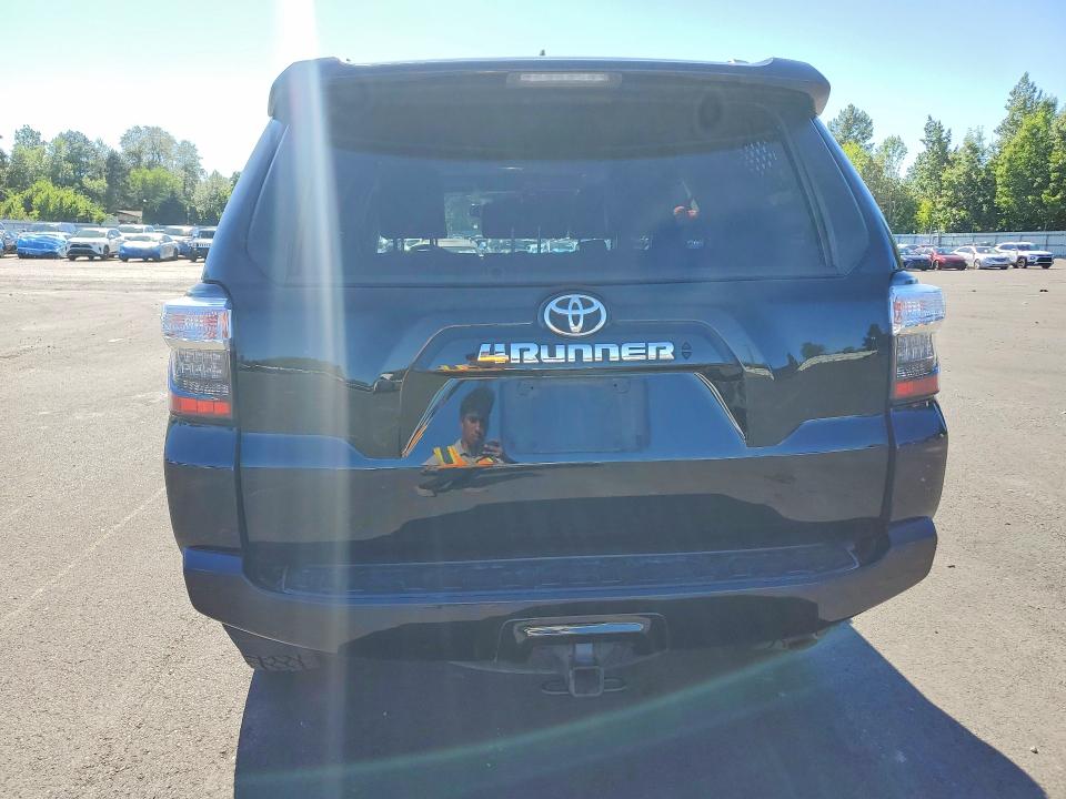 2020 Toyota 4runner VIN JTEBU5JR0L5800789 COPART salvage auction — SIDE, Or - Salvage Title Certificate, sold $9,200 on 2026-07-29 (photo 6)