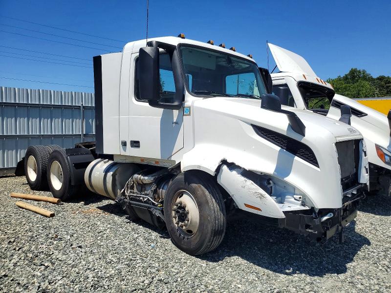 2025 Volvo Vnl VIN 4V4NC9EH7SN671272 — COPART salvage auction photo