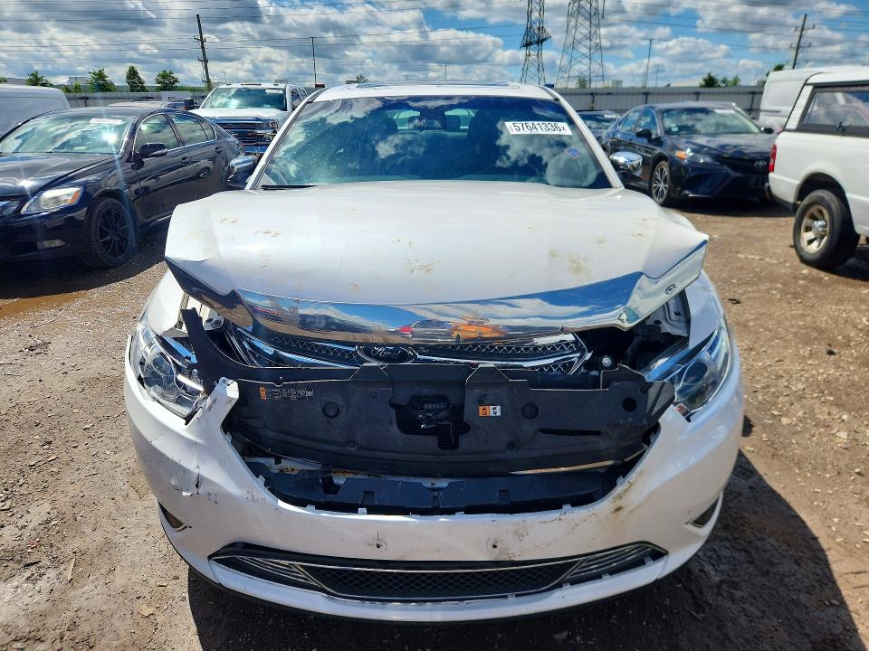 2017 Ford Taurus VIN 1FAHP2J82HG105999 COPART salvage auction — FRONT END, Il - Salvage Certificate, sold $1,350 on 2026-07-23 (photo 5)