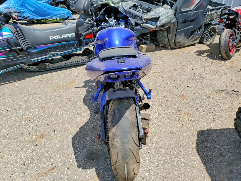 2000 Yamaha Yzfr1 VIN JYARN05E9YA003977 COPART salvage auction — ROLLOVER, Mi - Certificate Of Title, sold $600 on 2026-07-06 (photo 4)