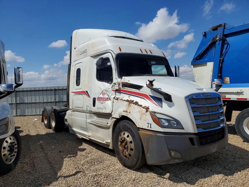 2019 Freightliner Cascadia 126 VIN 3AKJHHDRXKSKP5801 COPART salvage auction — SIDE, TX - SALVAGE VEHICLE TITLE, sold $10,300 on 2026-07-09 (photo 1)