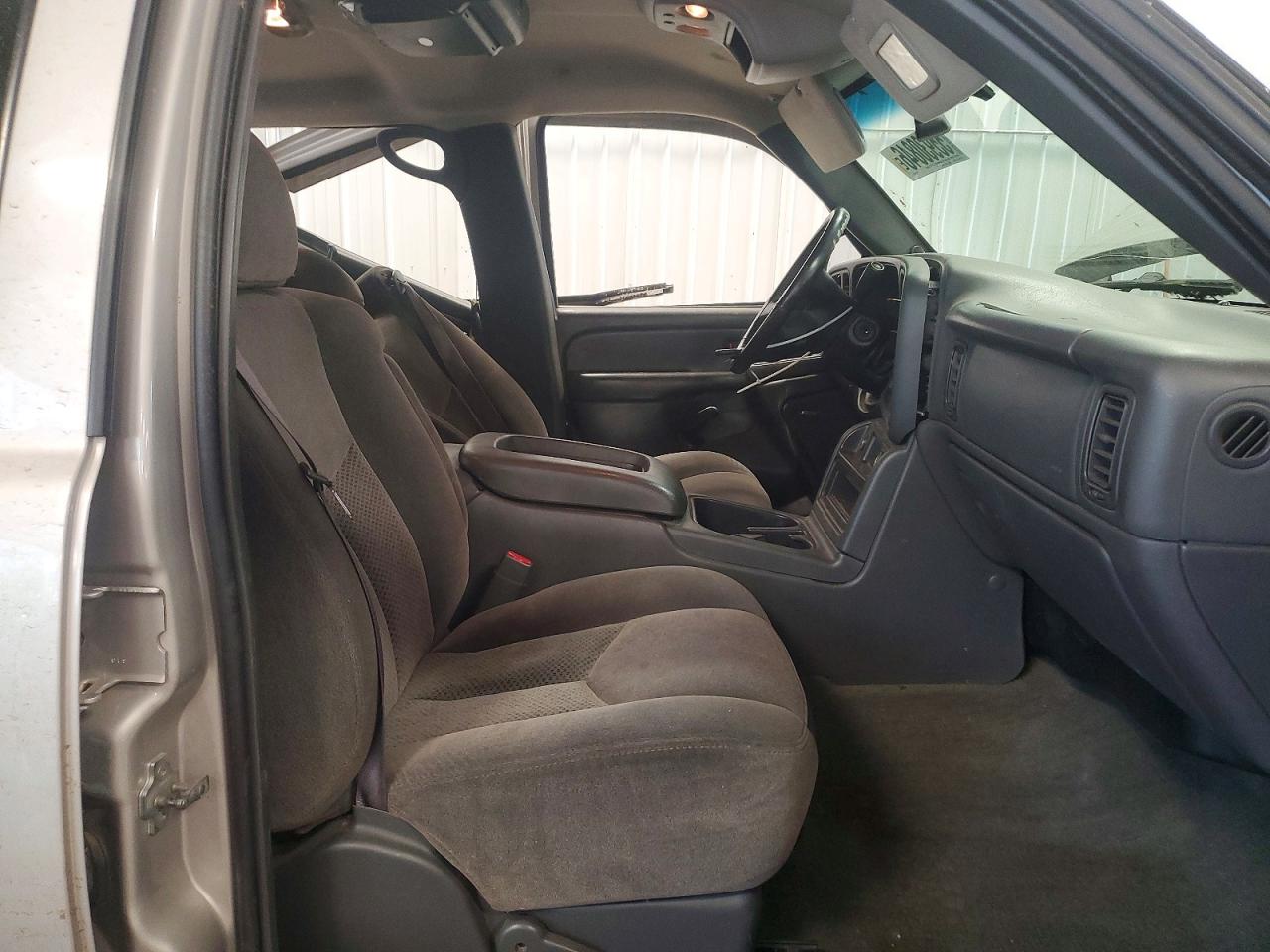 2006 Chevrolet Silverado VIN 1GCGK13U46F255107 COPART salvage auction — Rear End, MN - CERT OF TITLE-SALVAGE, sold $725 on 2026-07-09 (photo 7)