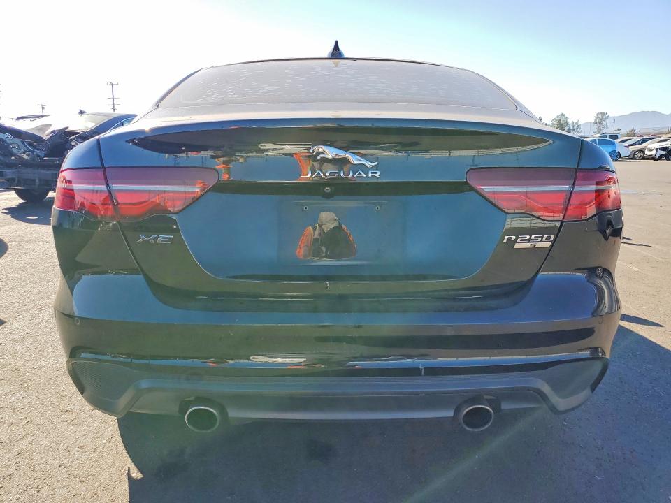 2020 Jaguar Xe VIN SAJAE4FX8LCP63440 COPART salvage auction — UNDERCARRIAGE, CA - DIS/DLR/EXP ONLY CLEAN TITLE, sold $2,750 on 2026-07-30 (photo 6)
