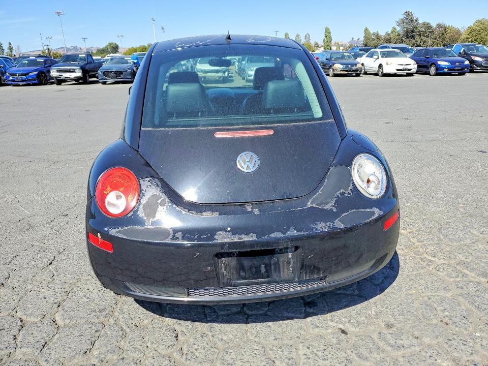 2010 Volkswagen Beetle VIN 3VWPG3AG2AM015912 COPART salvage auction — MINOR DENT/SCRATCHES, Ca - Dis/Dlr/Exp Only Clean Title, sold $275 on 2026-07-31 (photo 6)