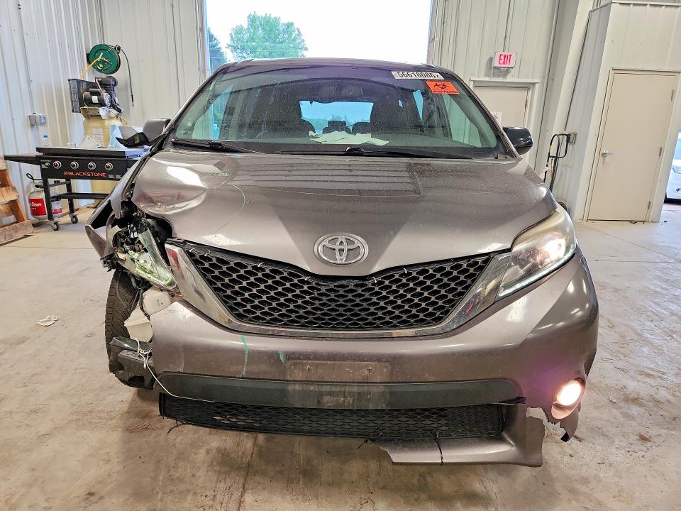 2017 Toyota Sienna VIN 5TDXZ3DC8HS839798 COPART salvage auction — FRONT END, Mn - Cert Of Title-Salvage, sold $250 on 2026-07-21 (photo 5)