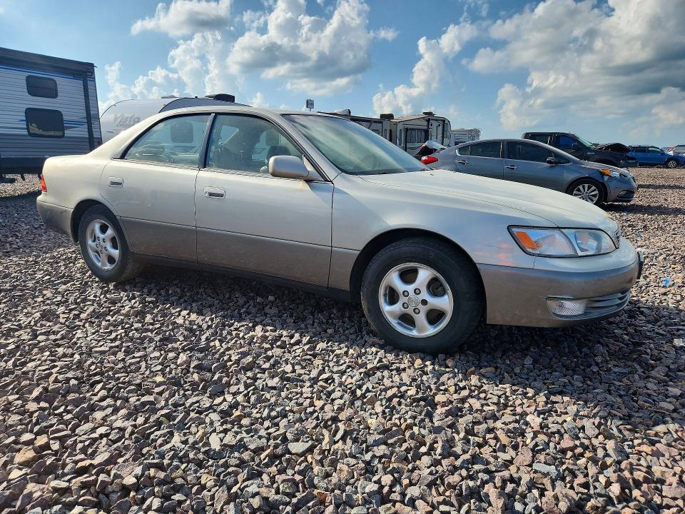1999 Lexus ES VIN JT8BF28G2X5058661 COPART salvage auction — HAIL, Mo - Salvage Certificate Of Title, sold $575 on 2026-07-08 (photo 4)