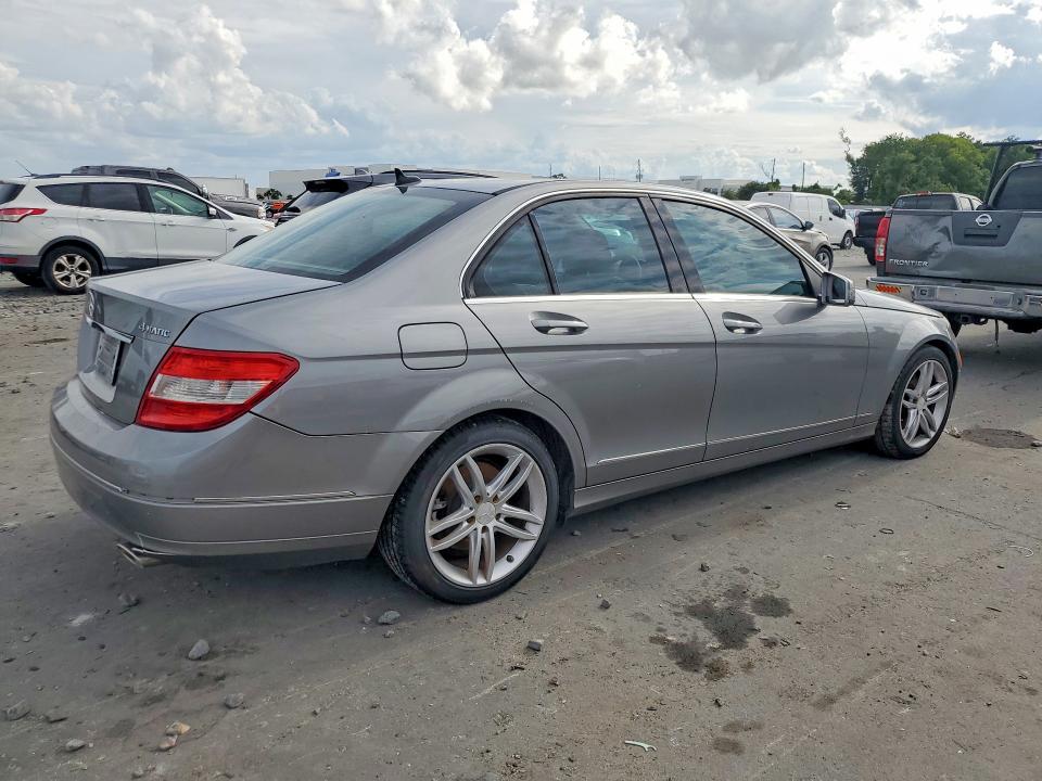 2010 Mercedes-benz C class VIN WDDGF8BB6AR092342 COPART salvage auction — UNDERCARRIAGE, FL - CERT OF TITLE SLVG REBUILDABLE, sold $350 on 2026-07-20 (photo 3)