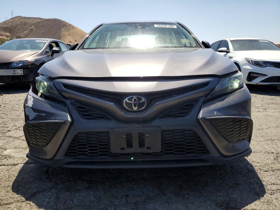 2021 Toyota Camry VIN 4T1T11AK7MU524658 COPART salvage auction — SIDE, Salvage Title, sold $7,500 on 2026-07-30 (photo 5)