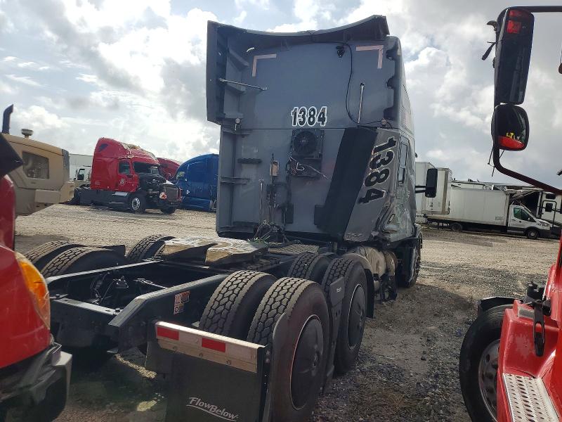 2025 Kenworth T680 VIN 1XKYD49X1SJ158606 COPART salvage auction — ALL OVER, TX - CERTIFICATE OF TITLE, sold $21,200 on 2026-07-14 (photo 4)