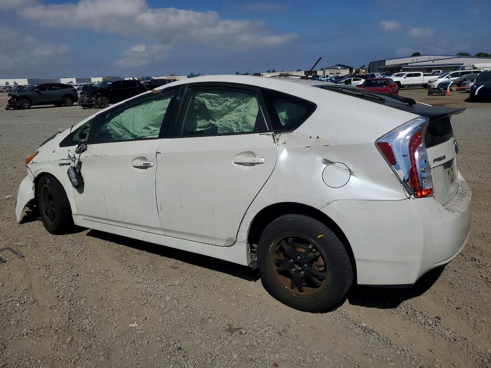 2015 Toyota Prius VIN JTDKN3DU5F0398601 COPART salvage auction — ROLLOVER, Salvage Title, sold $550 on 2026-07-17 (photo 2)