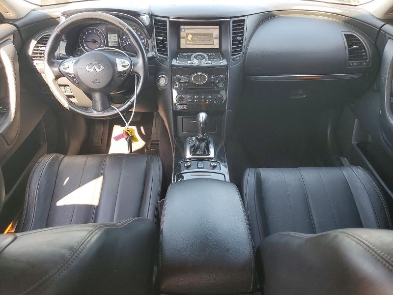 2017 Infiniti Qx70 VIN JN8CS1MU1HM141372 COPART salvage auction — MINOR DENT/SCRATCHES, IN - CERT OF TITLE-SALVAGE TITLE, sold $1,050 on 2026-07-09 (photo 8)