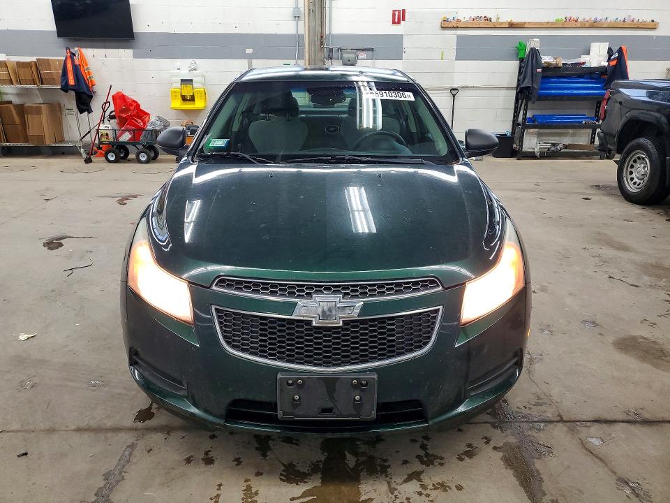 2014 Chevrolet Cruze VIN 1G1PA5SHXE7198749 COPART salvage auction — HAIL, Il - Cert Of Title-Rebuilt, sold $500 on 2026-07-03 (photo 5)