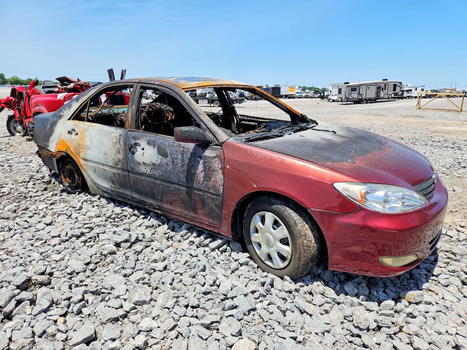 2004 Toyota Camry VIN 4T1BE32K94U274558 COPART salvage auction — INTERIOR BURN, Tn - Salvage Certificate, sold $150 on 2026-07-06 (photo 4)