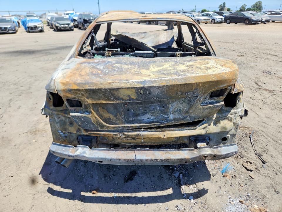 2007 BMW 3 series VIN WBAWV13557PK48672 COPART salvage auction — BURN, Ca - Non-Repairable Vehicle Cert, sold $60 on 2026-07-13 (photo 6)