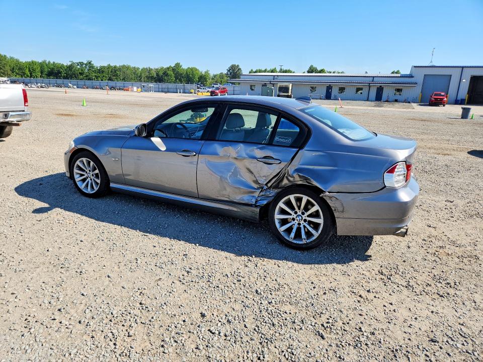 2009 BMW 3er VIN WBAPH77549NM46392 COPART salvage auction — SIDE, NC - SALVAGE CERTIFICATE OF TITLE, sold $275 on 2026-08-03 (photo 2)