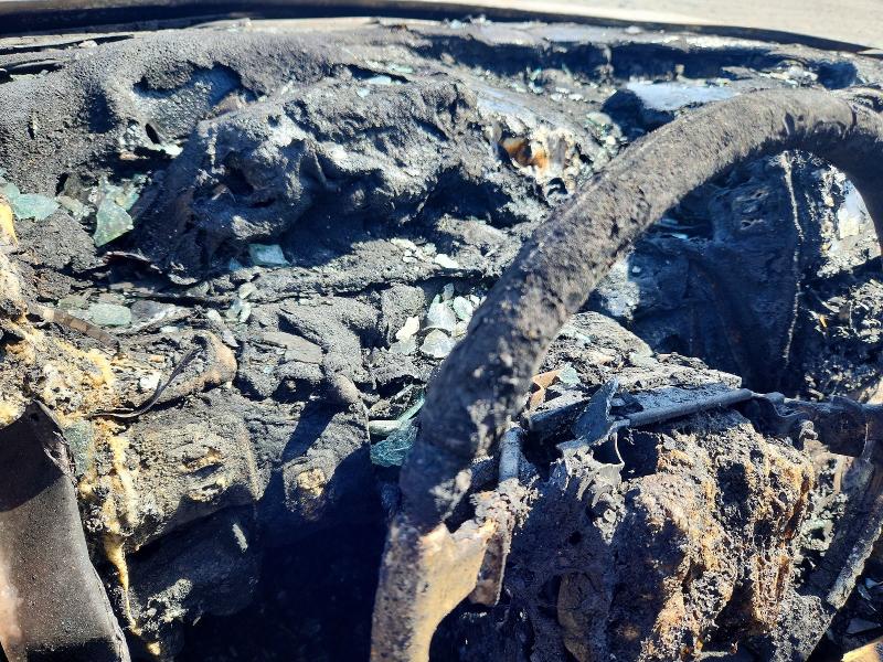 2005 Lexus Ls VIN JTHBN36F455009834 COPART salvage auction — BURN, Ca - Non-Repairable Vehicle Cert, sold $350 on 2026-07-07 (photo 9)