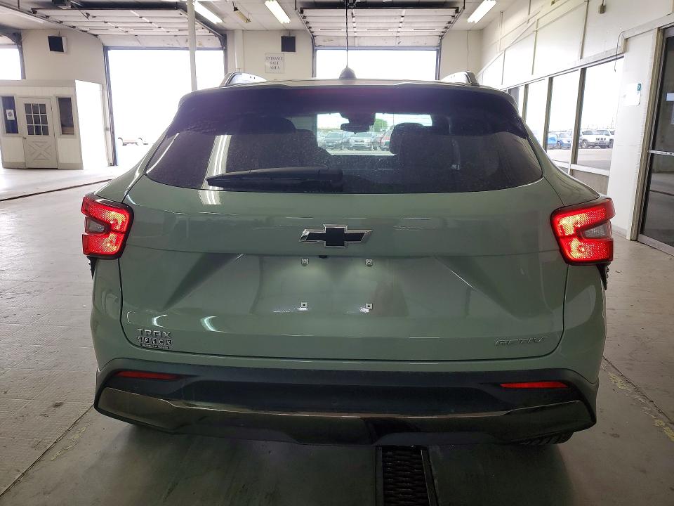 2025 Chevrolet Trax VIN KL77LKEPXSC103111 COPART salvage auction — REAR END, WA - BILL OF SALE, sold $8,100 on 2026-07-17 (photo 6)