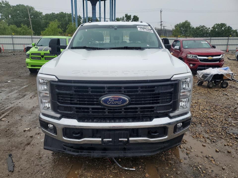 2025 Ford F-350 super duty VIN 1FT8W3DT5SED00730 COPART salvage auction — REAR END, Fl - Certificate Of Destruction, sold $27,400 on 2026-07-17 (photo 5)