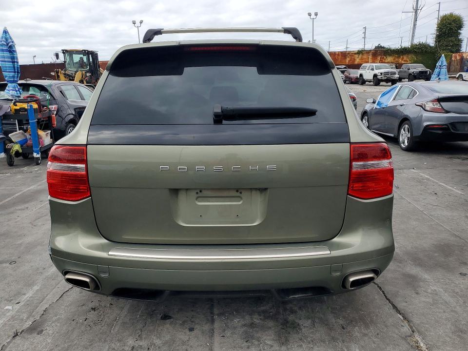 2010 Porsche Cayenne VIN WP1AA2APXALA06511 COPART salvage auction — MINOR DENT/SCRATCHES, CA - DIS/DLR/EXP ONLY CLEAN TITLE, sold $4,850 on 2026-08-12 (photo 6)