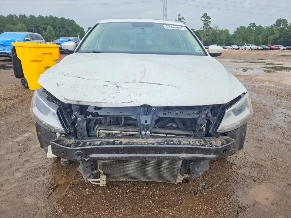 2016 Volkswagen Jetta VIN 3VWD67AJ9GM322947 COPART salvage auction — FRONT END, La - Cert Of Title-Salvage, sold $1,700 on 2026-07-02 (photo 5)