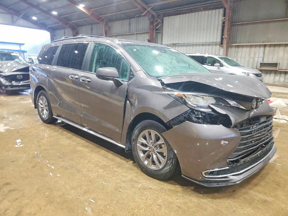 2022 Toyota Sienna VIN 5TDYRKEC6NS130277 COPART salvage auction — FRONT END, LA - CERT OF TITLE-SALVAGE, sold $6,500 on 2026-07-24 (photo 4)