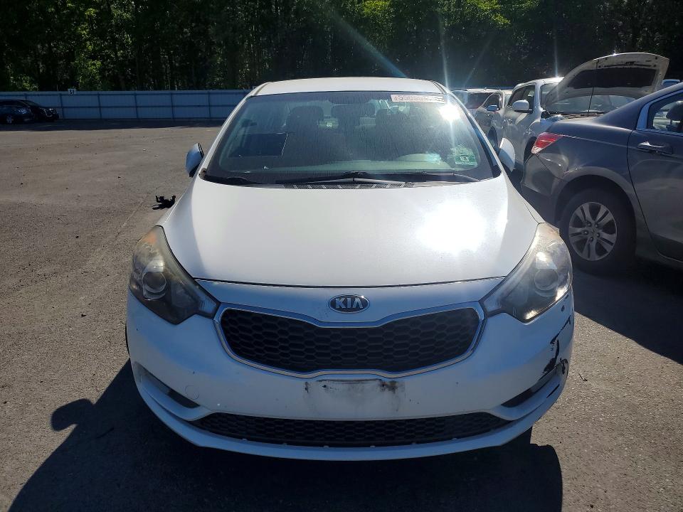 2016 Kia Forte VIN KNAFX4A80G5491066 COPART salvage auction — VANDALISM, NJ - CERT OF TITLE-SALVAGE, sold $1,100 on 2026-07-28 (photo 5)