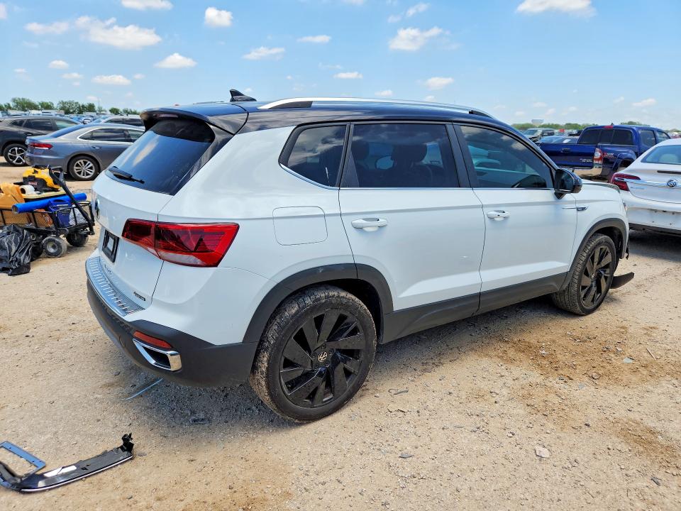 2024 Volkswagen VIN 3VVVX7B24RM015704 COPART salvage auction — FRONT END, Salvage Title, sold $7,400 on 2026-08-27 (photo 3)