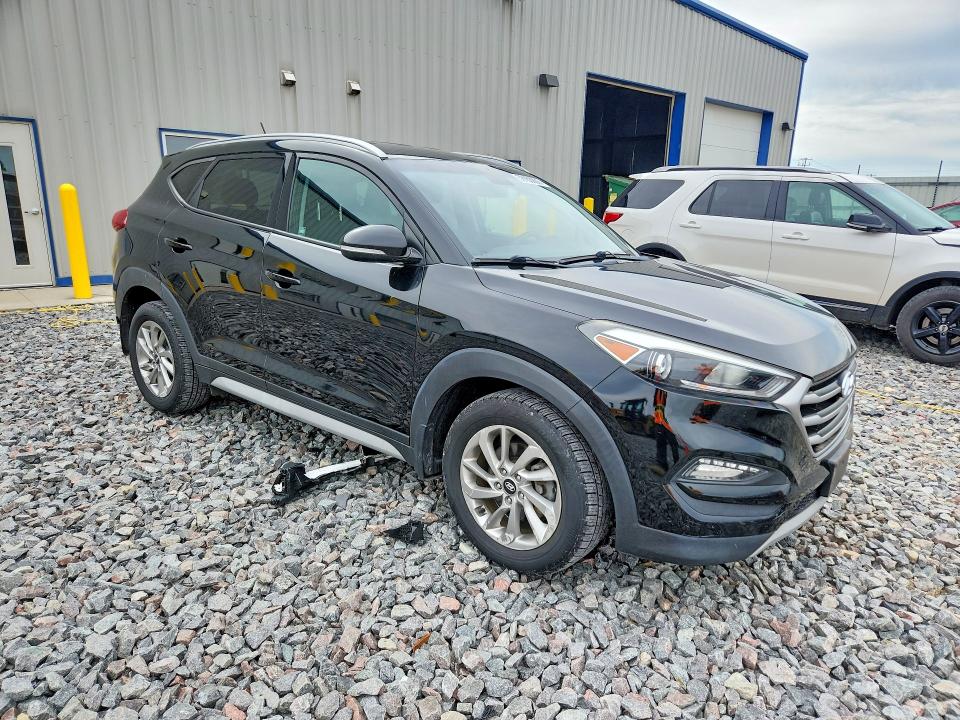 2017 Hyundai Tucson VIN KM8J3CA23HU576503 COPART salvage auction — MINOR DENT/SCRATCHES, Wi - Certificate Of Title, sold $3,550 on 2026-07-18 (photo 4)