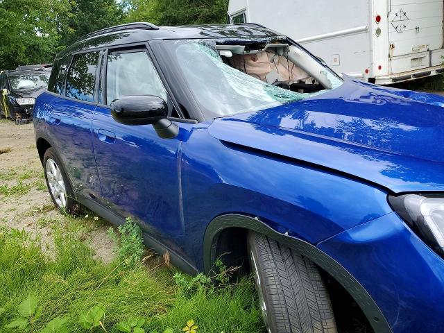 2026 Mini Countryman VIN WMZ23GA05T7V32332 COPART salvage auction — SIDE, AB - BOS - ACTIVE, sold $2,500 on 2026-07-22 (photo 4)
