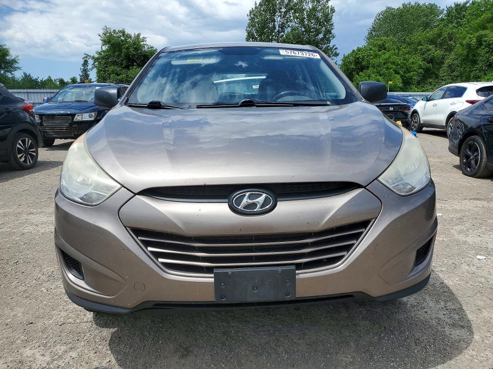 2010 Hyundai VIN KM8JT3AC6AU021026 COPART salvage auction — SIDE, On - Permit No Brand - Unfit, sold $875 on 2026-07-09 (photo 5)