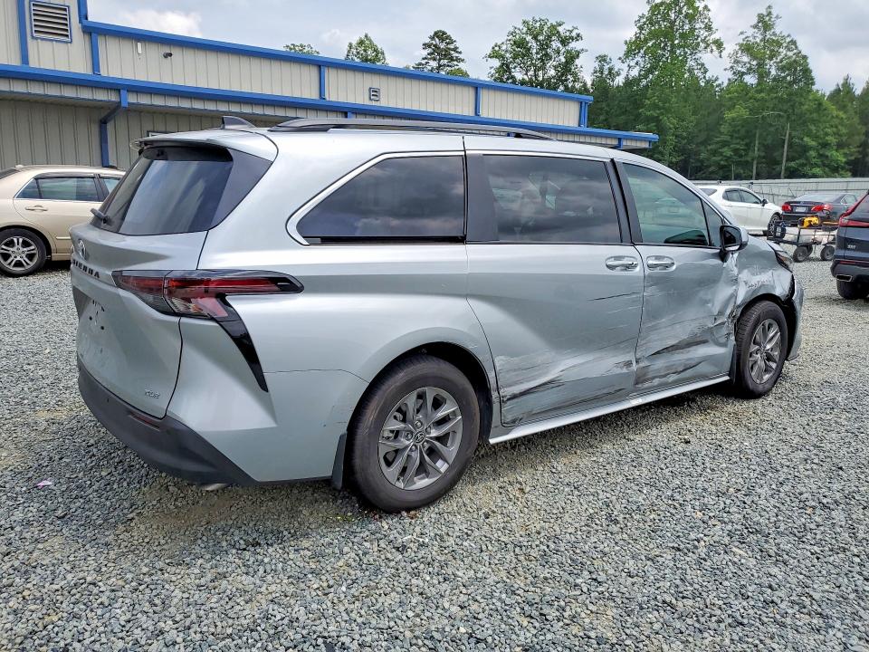 2025 Toyota Sienna VIN 5TDYRKEC7SS268941 COPART salvage auction — SIDE, Nc - Salvage Certificate Of Title, sold $26,000 on 2026-07-16 (photo 3)