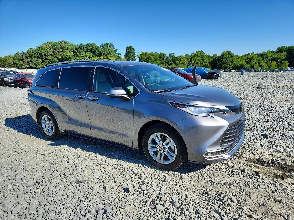 2026 Toyota Sienna VIN 5TDZSKFC7TS228061 COPART salvage auction — SIDE, NC - SALVAGE CERTIFICATE OF TITLE, sold $11,000 on 2026-07-29 (photo 4)
