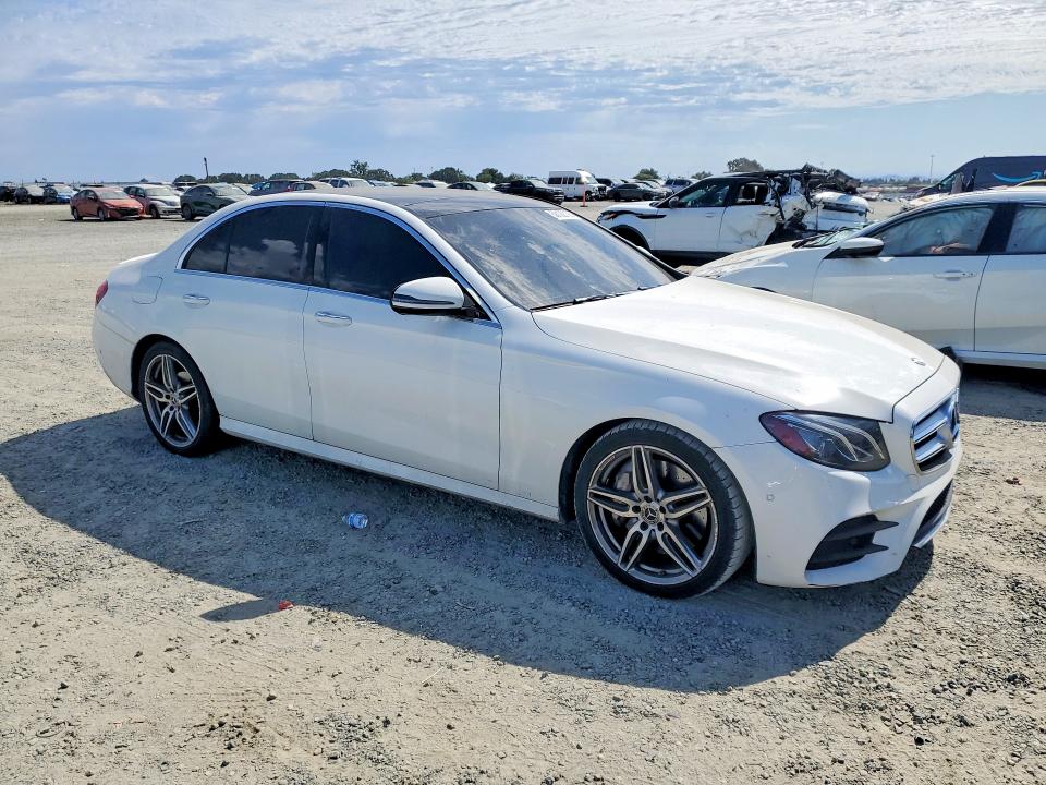 2018 Mercedes-benz E-klasse VIN WDDZF4JB1JA428982 COPART salvage auction — VANDALISM, Ca - Salvage Certificate, sold $8,300 on 2026-07-14 (photo 4)