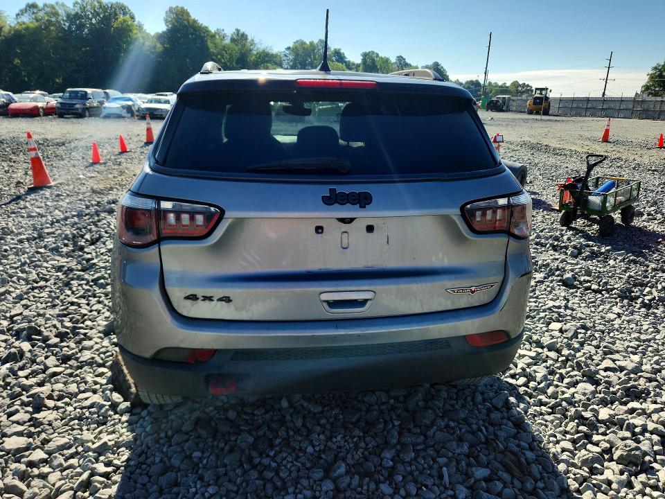 2020 Jeep Compass VIN 3C4NJDDB9LT221397 COPART salvage auction — SIDE, Nc - Dealer Only Clean Title, sold $4,400 on 2026-08-06 (photo 6)