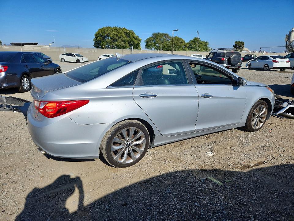 2011 Hyundai Sonata VIN 5NPEC4AB7BH172164 COPART salvage auction — MINOR DENT/SCRATCHES, Ca - App For Dup Clean Or Ac, sold $350 on 2026-07-31 (photo 3)