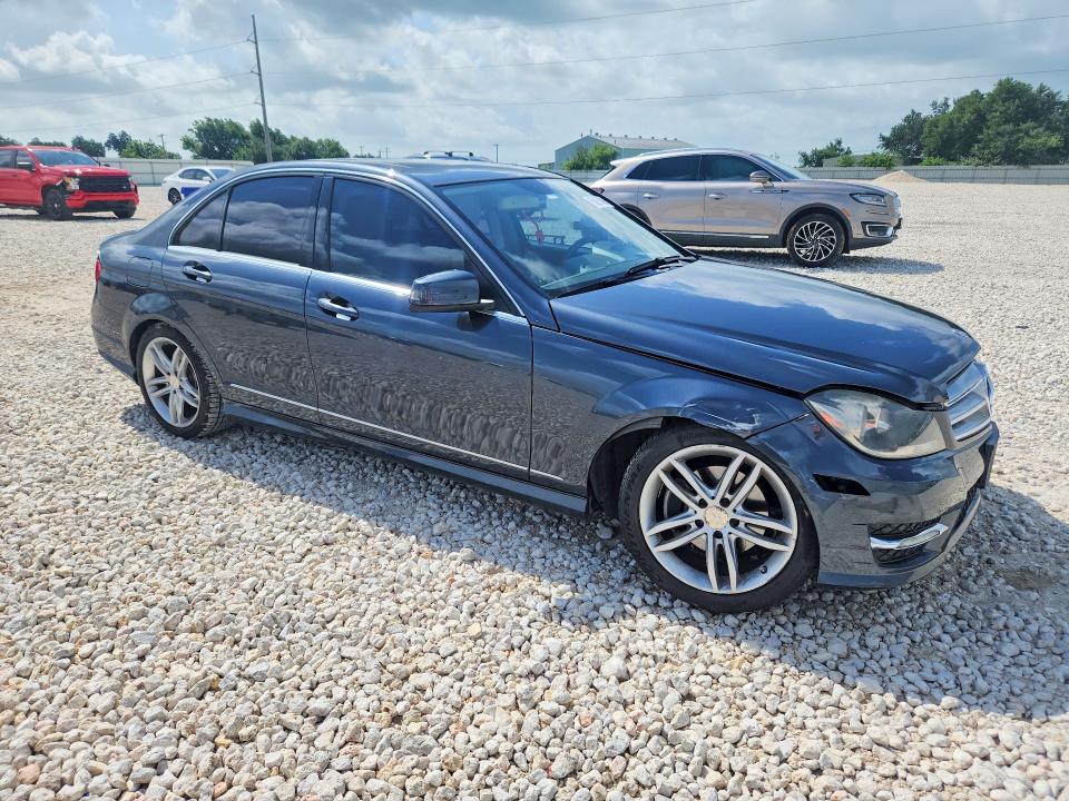 2013 Mercedes-benz C-klasse VIN WDDGF4HBXDA831618 COPART salvage auction — FRONT END, TX - SALVAGE VEHICLE TITLE, sold $1,600 on 2026-07-30 (photo 4)