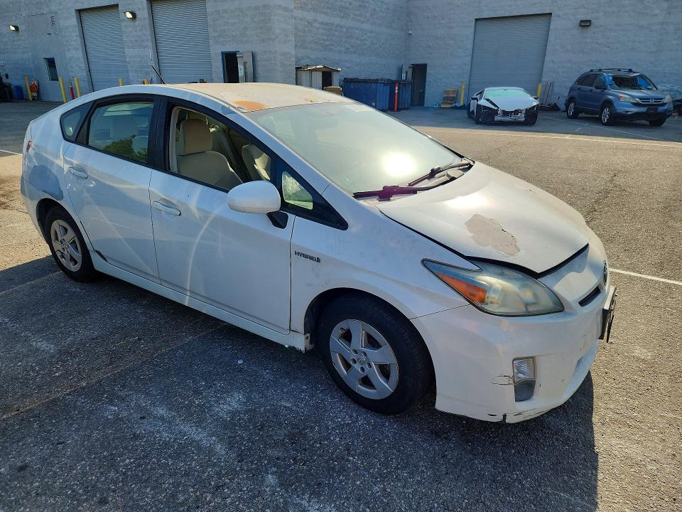 2010 Toyota Prius VIN JTDKN3DU8A0142512 COPART salvage auction — MINOR DENT/SCRATCHES, CA - DIS/DLR/EXP ONLY CLEAN TITLE, sold $1,200 on 2026-07-14 (photo 4)