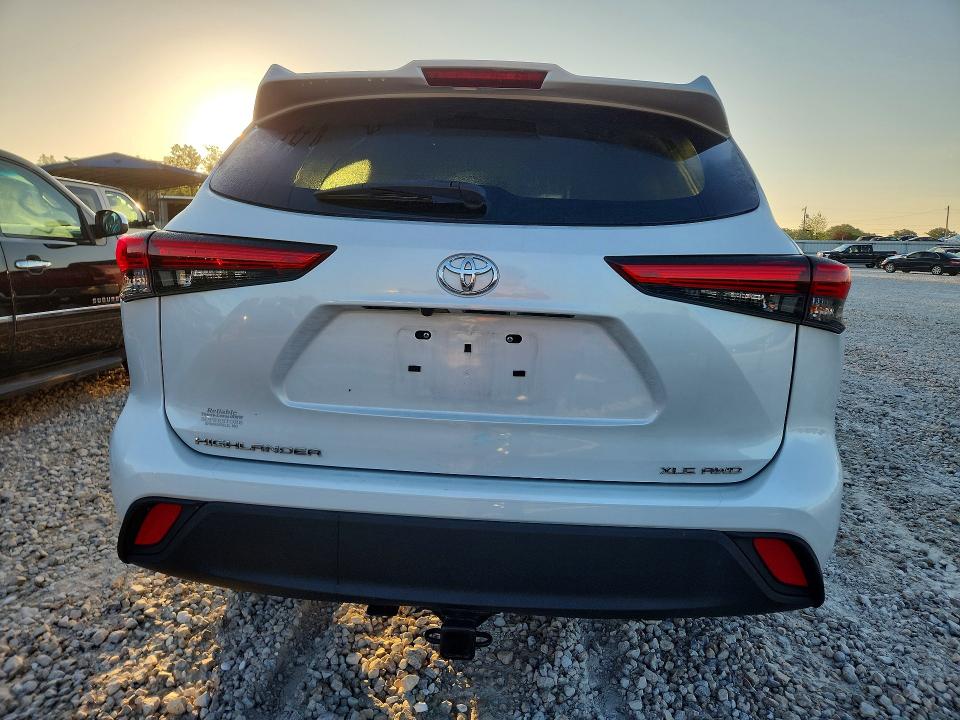 2022 Toyota Highlander VIN 5TDHZRBH2NS253762 COPART salvage auction — HAIL, Mo - Salvage Certificate Of Title, sold $22,100 on 2026-07-29 (photo 6)