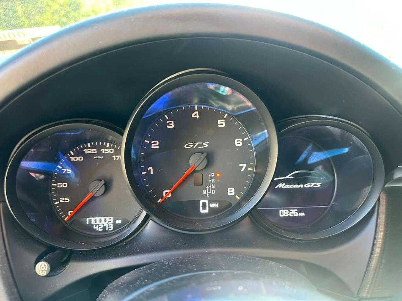2018 Porsche Macan VIN WP1AG2A59JLB62102 COPART salvage auction — Minor Dent/Scratches, MT - CERTIFICATE OF TITLE, sold $11,700 on 2026-07-01 (photo 6)