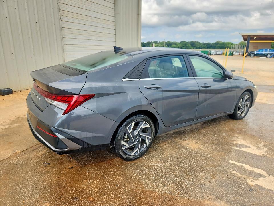 2024 Hyundai Elantra VIN KMHLS4DG2RU835458 COPART salvage auction — MINOR DENT/SCRATCHES, AL - CERTIFICATE OF TITLE, sold $15,700 on 2026-07-23 (photo 3)