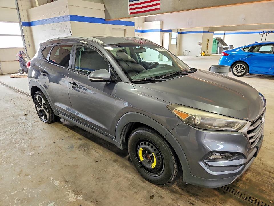 2016 Hyundai VIN KM8J33A22GU183395 COPART salvage auction — MECHANICAL, Wv - Certificate Of Title (P), sold $4,200 on 2026-07-27 (photo 4)