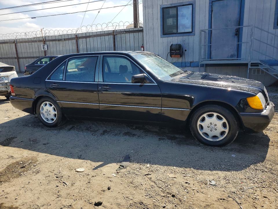 1992 Mercedes-benz 500 VIN WDBGA51E3NA042178 COPART salvage auction — NORMAL WEAR, CA - DIS/DLR/EXP ONLY CLEAN TITLE (P), sold $1,050 on 2026-07-13 (photo 4)