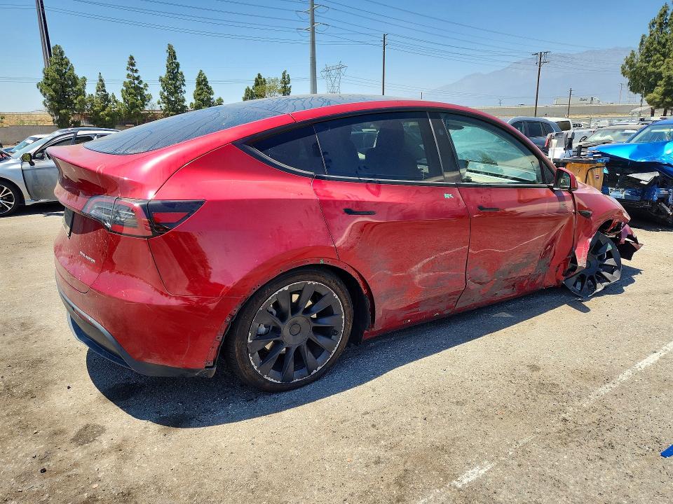 2024 Tesla Model y VIN 7SAYGAEE5RF015930 COPART salvage auction — FRONT END, Ca - Salvage Certificate, sold $5,700 on 2026-07-28 (photo 3)