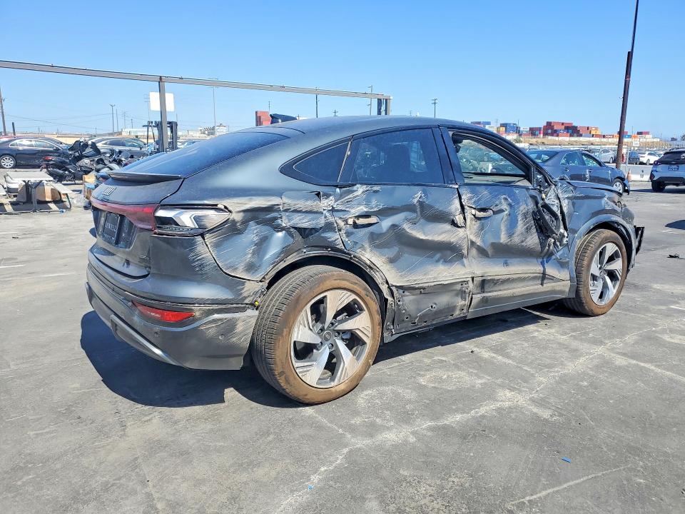 2025 Audi VIN WA1E4BGF2SA076262 COPART salvage auction — SIDE, Salvage Title, sold $0 on 2026-09-10 (photo 3)