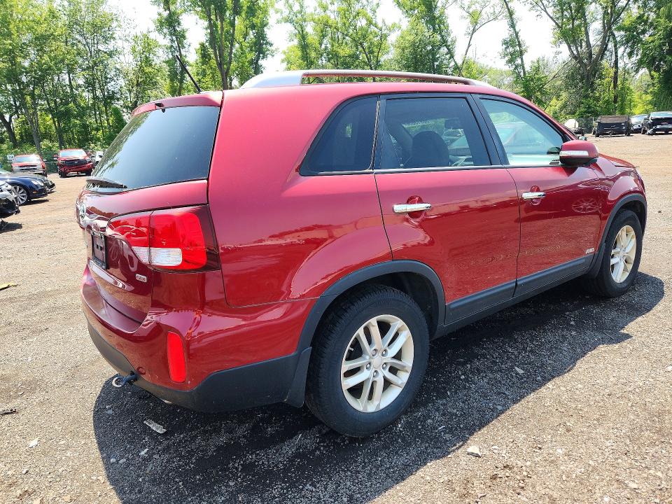 2015 Kia Sorento VIN 5XYKTCA66FG636736 COPART salvage auction — MECHANICAL, Ct - Certificate Of Title, sold $925 on 2026-07-10 (photo 3)